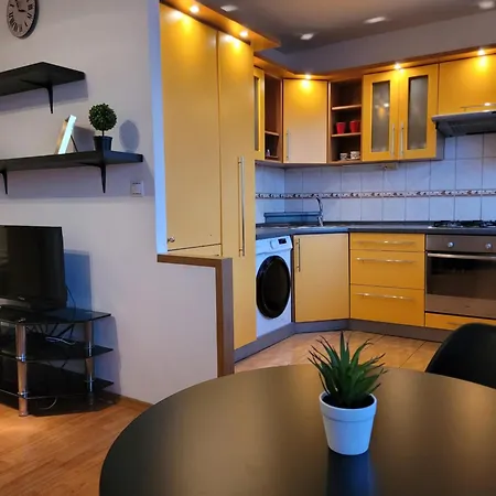 Next To Steel Arena Appartamento *